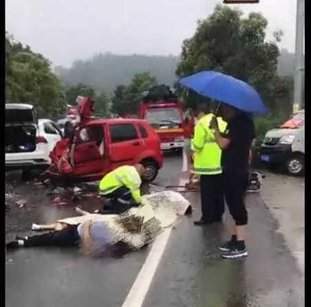 车事故次要责任怎么赔偿_施工事故死人了要赔偿多少_车撞人五五责任赔偿